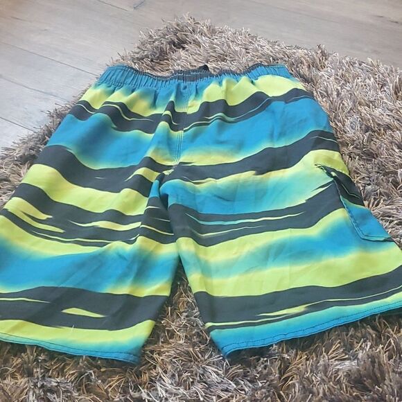 Boys Swim Trunks L  - Picture 2 of 5